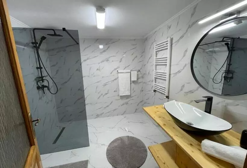 ペンション Vila Piramida