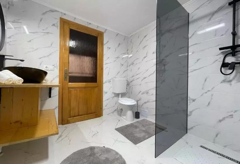 ペンション Vila Piramida