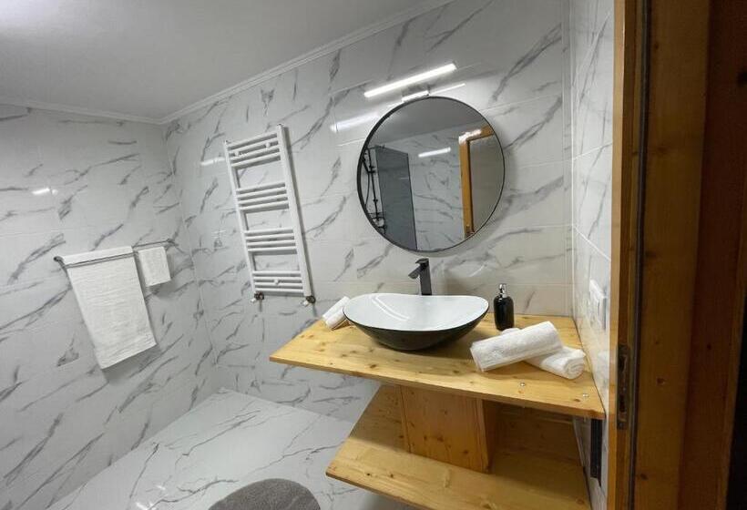 پانسیون Vila Piramida