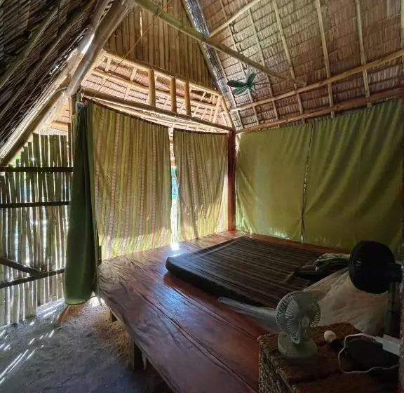 ユースホステル Tribal Huts Community
