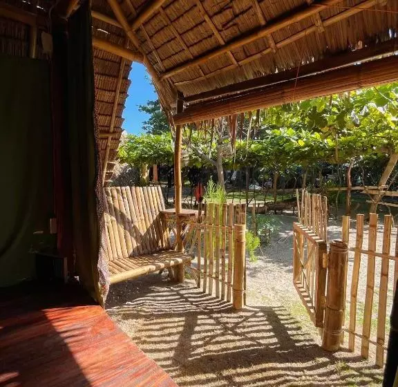 ユースホステル Tribal Huts Community