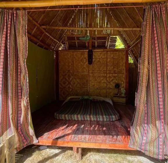 ユースホステル Tribal Huts Community