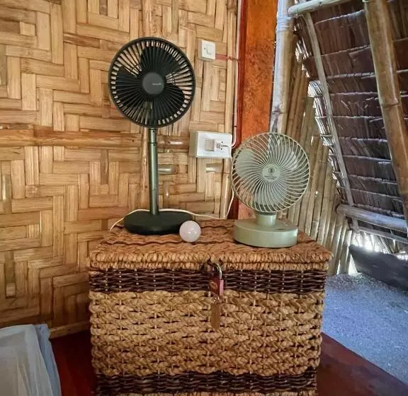 ユースホステル Tribal Huts Community