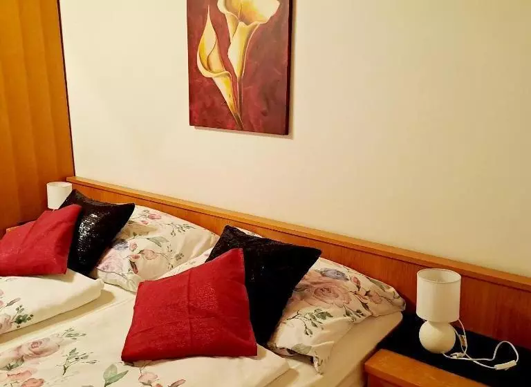 Aamiaismajoitus (B&B) Almgasthof Spitzer