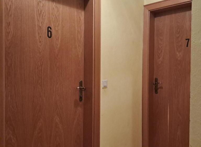 ベッドアンドブレックファースト Almgasthof Spitzer