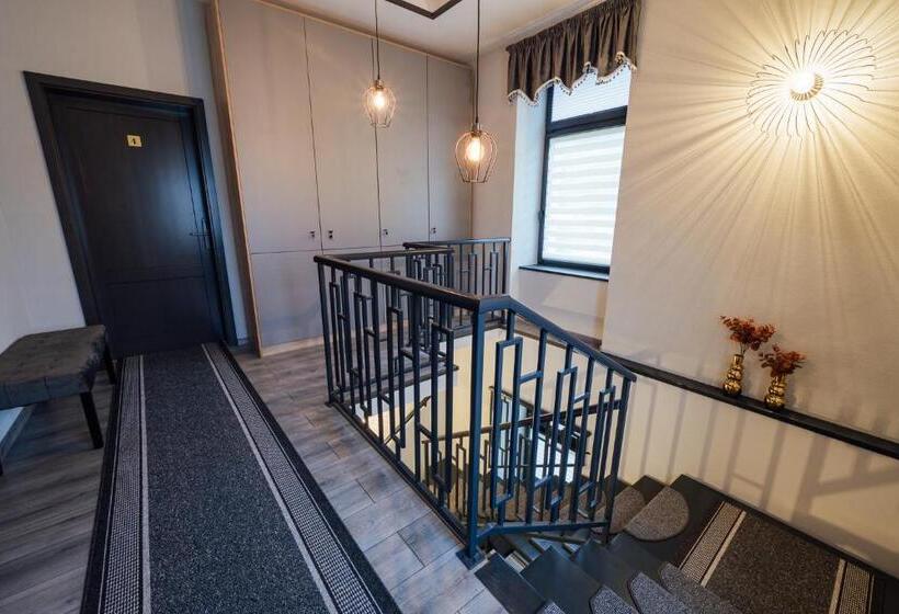 تختخواب و صبحانه Gerab Resort