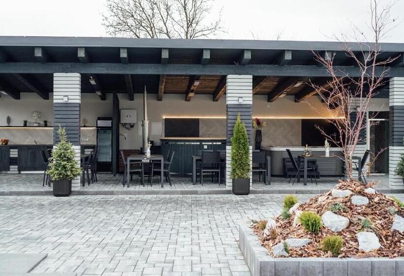 تختخواب و صبحانه Gerab Resort