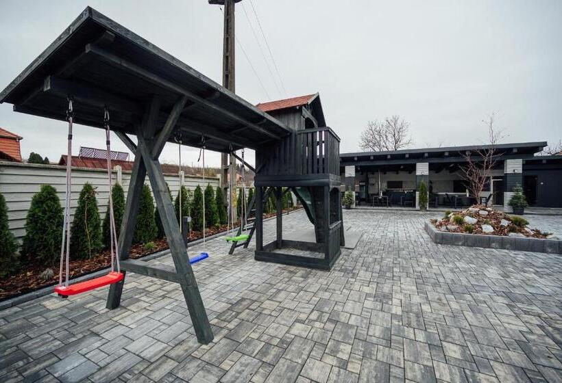 تختخواب و صبحانه Gerab Resort