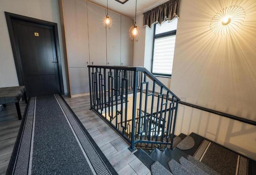 تختخواب و صبحانه Gerab Resort