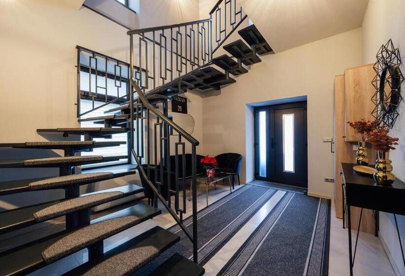 تختخواب و صبحانه Gerab Resort