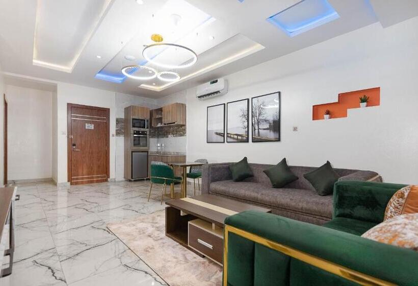 تختخواب و صبحانه God S Touch Apartments Remi Fani Kayode Gra. Ikeja