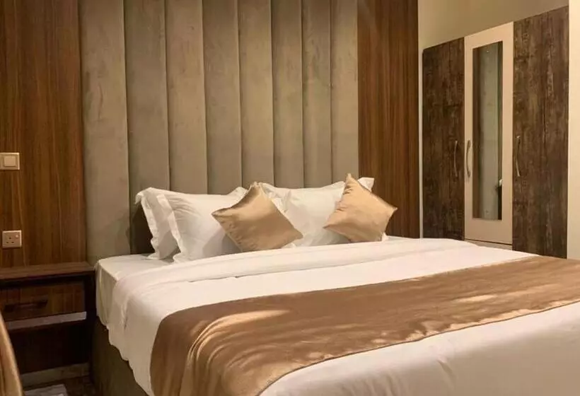 تختخواب و صبحانه God S Touch Apartments Remi Fani Kayode Gra. Ikeja