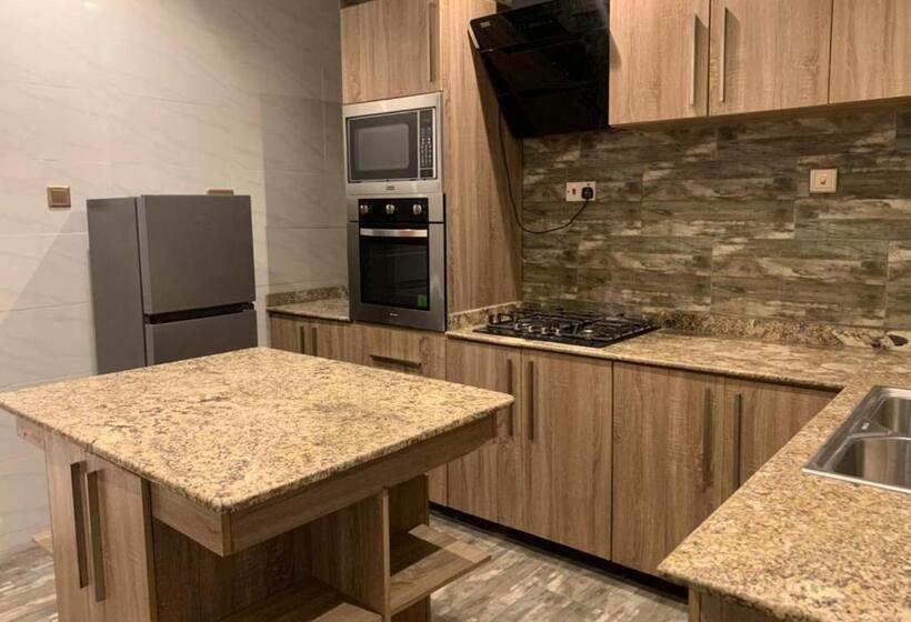 تختخواب و صبحانه God S Touch Apartments Remi Fani Kayode Gra. Ikeja