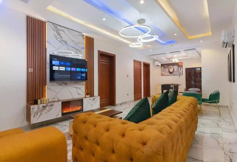 تختخواب و صبحانه God S Touch Apartments Remi Fani Kayode Gra. Ikeja