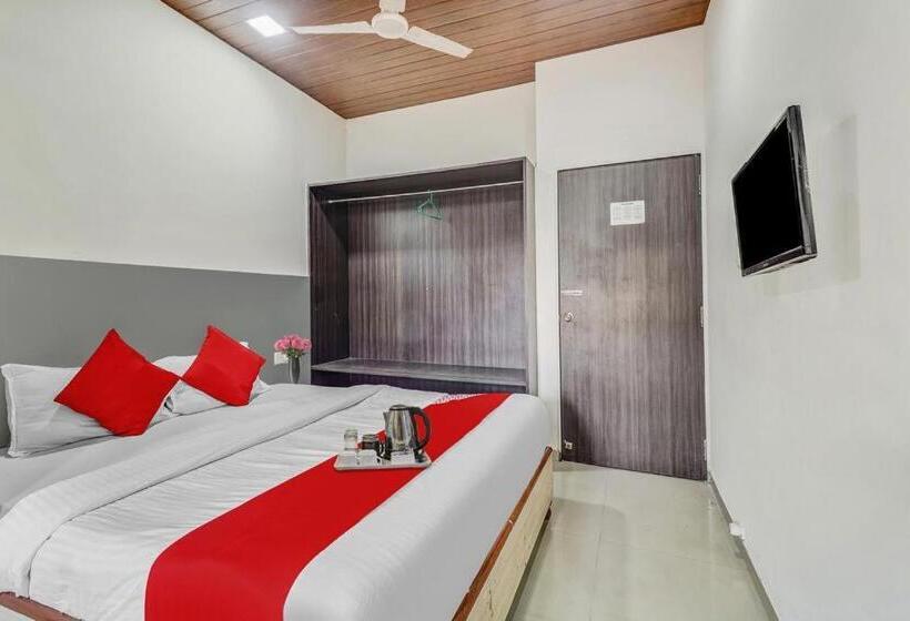 فندق Kailash Park