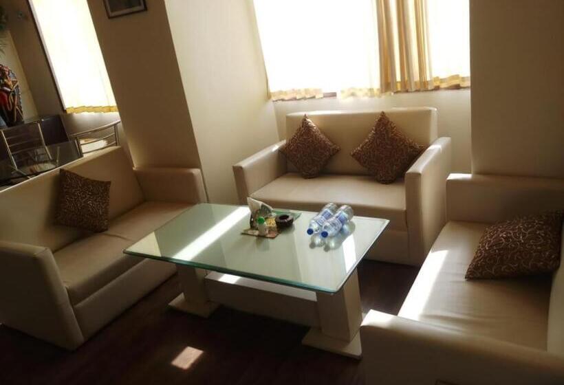 ホテル Krishna Palace