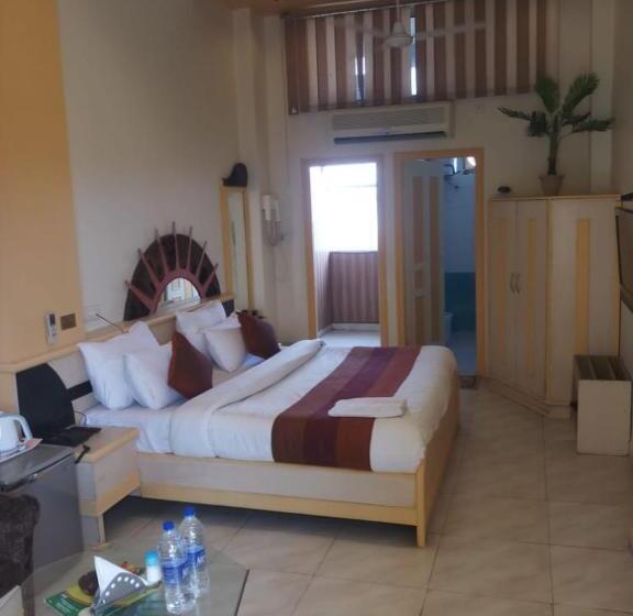 ホテル Krishna Palace