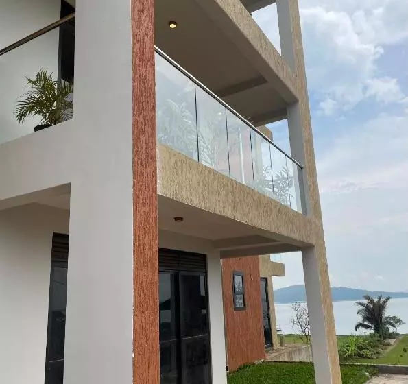 هتل Lakeshore Victoria View Apartments