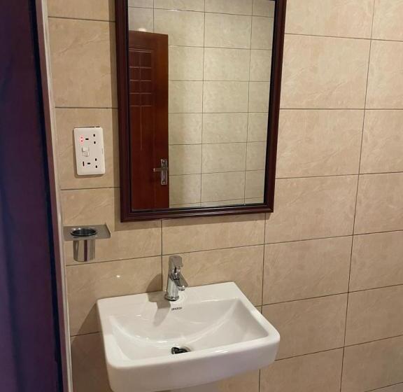 هتل Lakeshore Victoria View Apartments