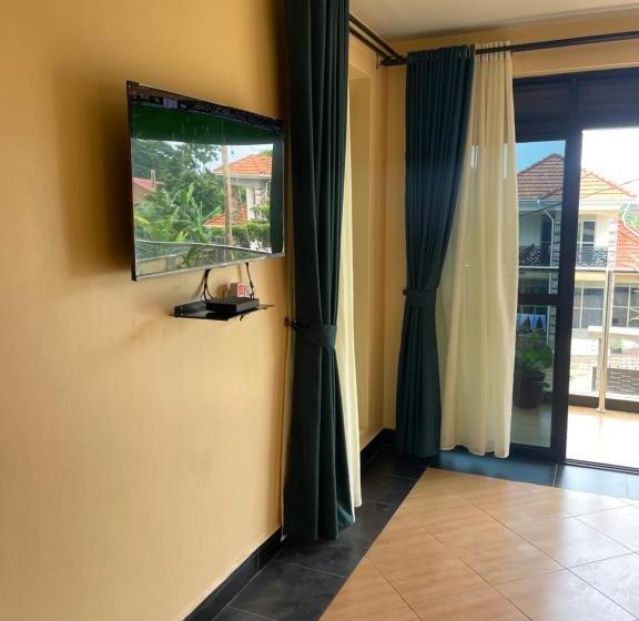 هتل Lakeshore Victoria View Apartments