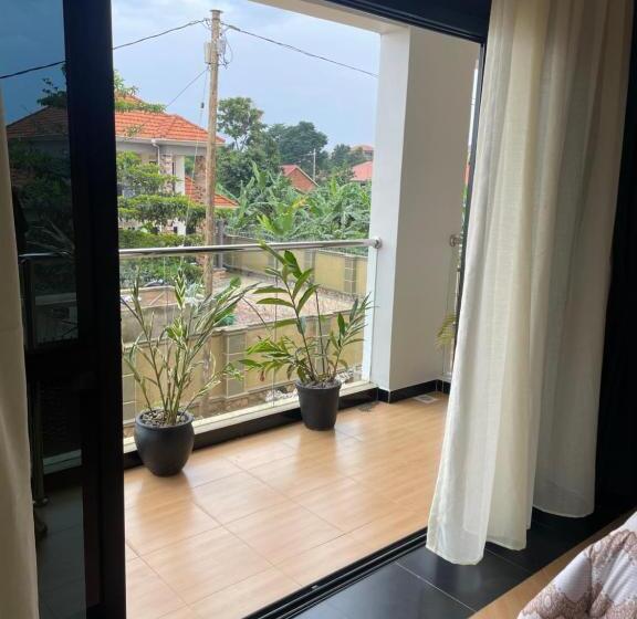 هتل Lakeshore Victoria View Apartments