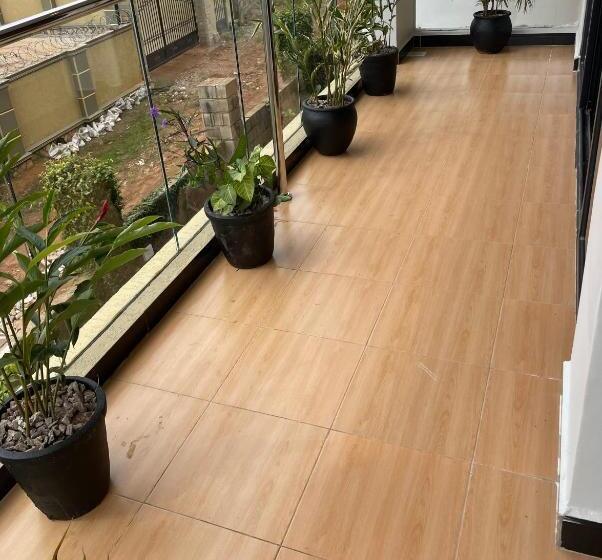 هتل Lakeshore Victoria View Apartments