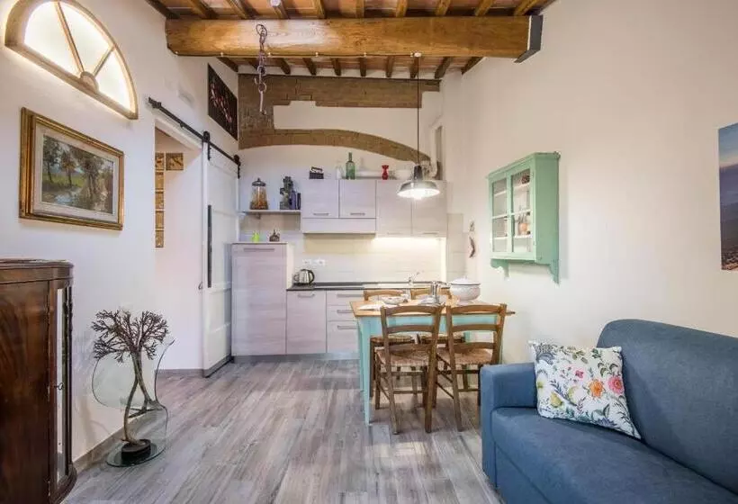 Hotelli Lo Ziro   Agriturismo La Roverella