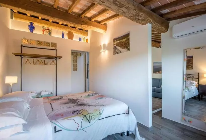 Hotelli Lo Ziro   Agriturismo La Roverella