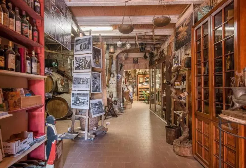 Hotelli Lo Ziro   Agriturismo La Roverella