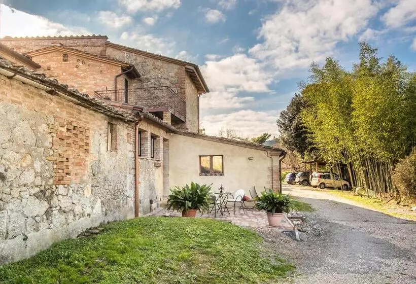 Hotelli Lo Ziro   Agriturismo La Roverella
