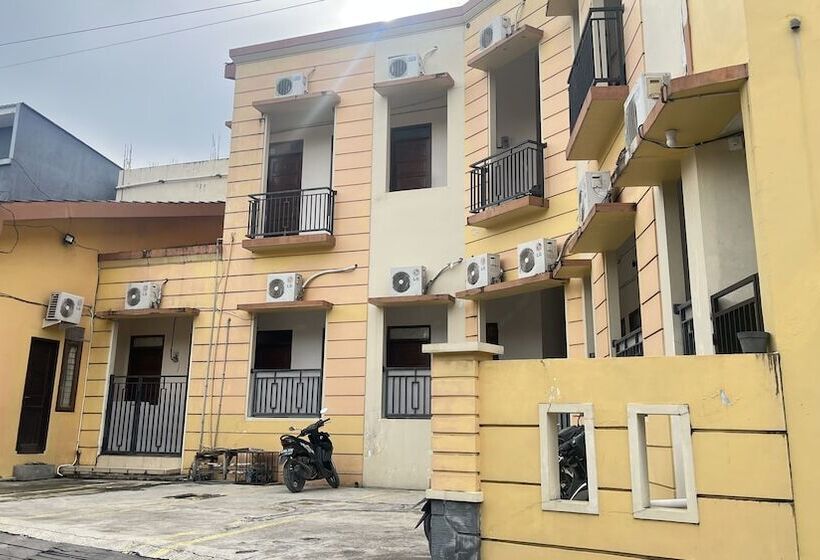 בית מלון כפרי Oyo 93380 Penginapan Mangkoe Barokah