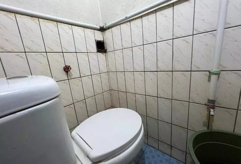 Hotelli Oyo 93406 Pondok Bulo Ugi Syariah