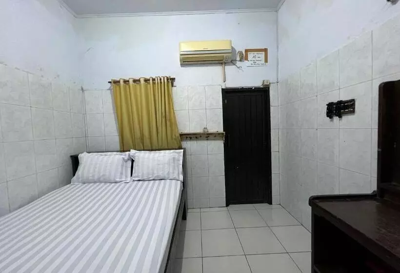 Hotelli Oyo 93406 Pondok Bulo Ugi Syariah