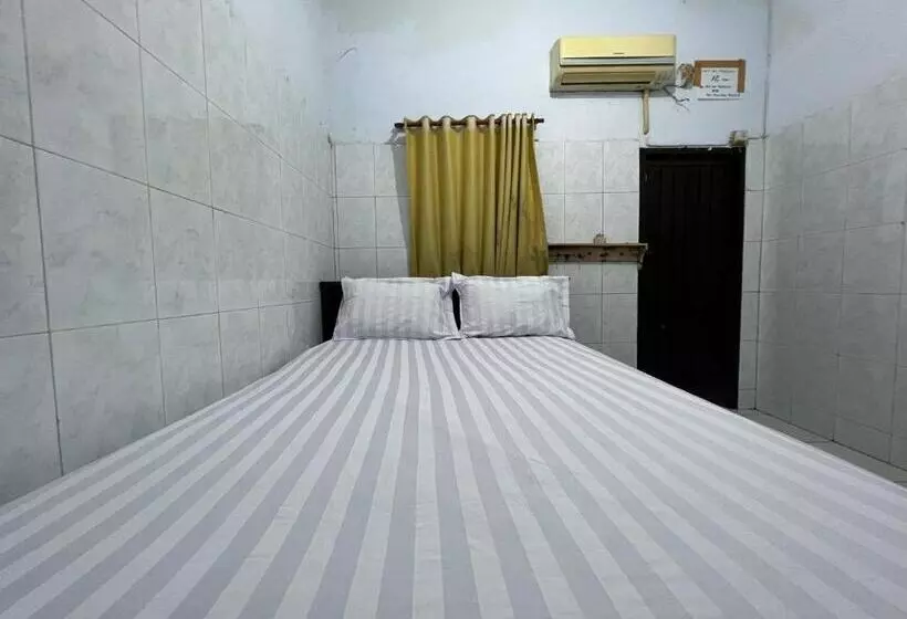 Hotelli Oyo 93406 Pondok Bulo Ugi Syariah