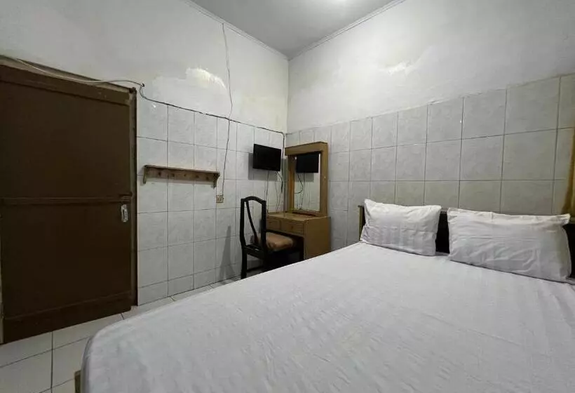 Hotelli Oyo 93406 Pondok Bulo Ugi Syariah