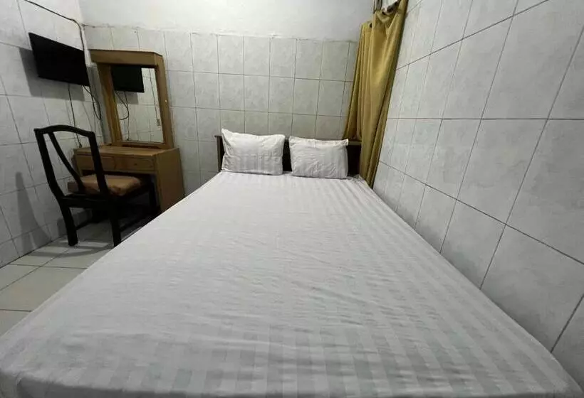 Hotelli Oyo 93406 Pondok Bulo Ugi Syariah