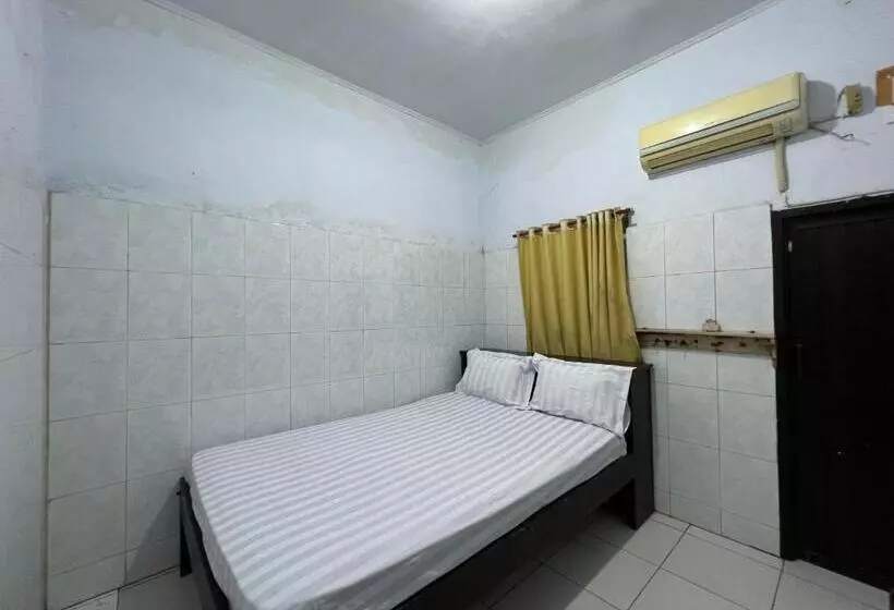 Hotelli Oyo 93406 Pondok Bulo Ugi Syariah
