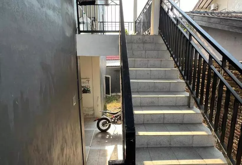 Hotelli Oyo 93406 Pondok Bulo Ugi Syariah