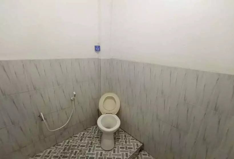 هتل Spot On 93385 Penginapan Hj Lilis 2 Syariah
