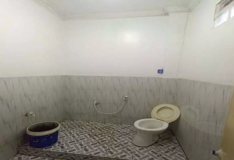 هتل Spot On 93385 Penginapan Hj Lilis 2 Syariah