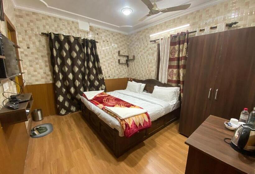 هتل The Mallard, Srinagar