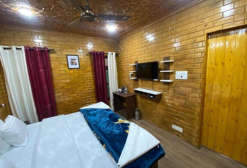 هتل The Mallard, Srinagar