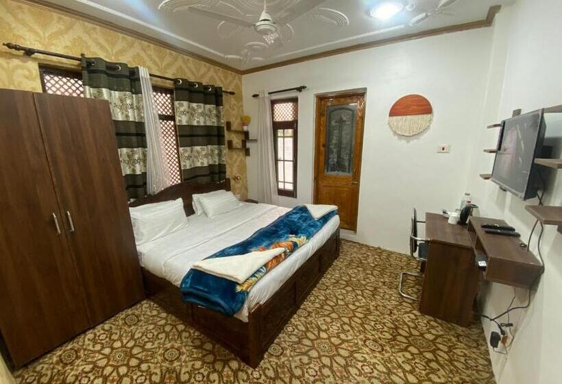 هتل The Mallard, Srinagar