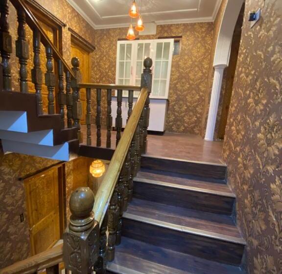 هتل The Mallard, Srinagar