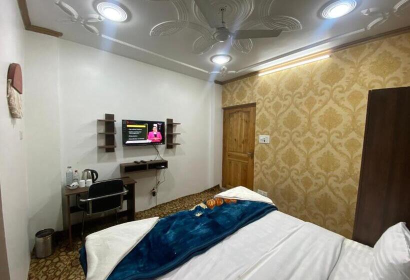 هتل The Mallard, Srinagar