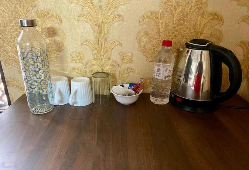 هتل The Mallard, Srinagar