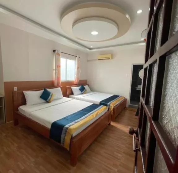 Trung Hiếu Hotel   Bên Cạnh Miếu Bà Chúa Xứ