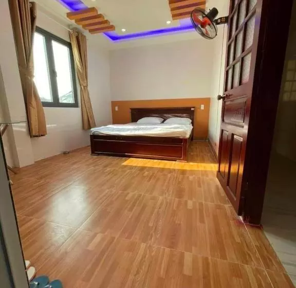 Trung Hiếu Hotel   Bên Cạnh Miếu Bà Chúa Xứ