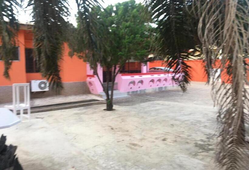 פנסיון Obiba J.k Guest House