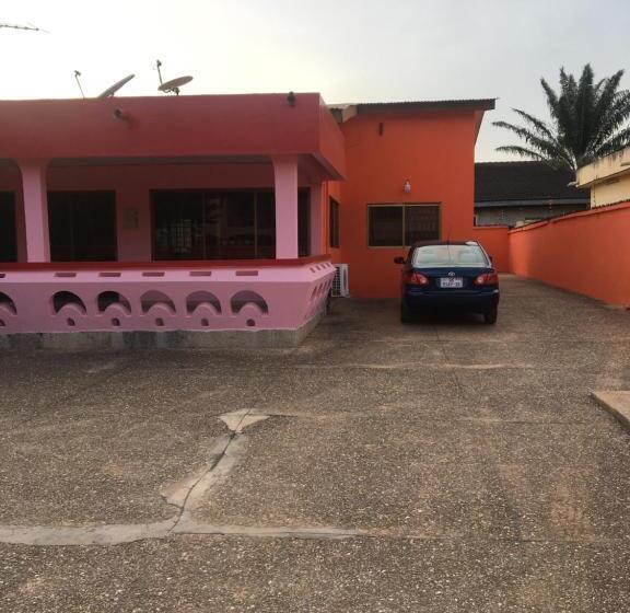 פנסיון Obiba J.k Guest House